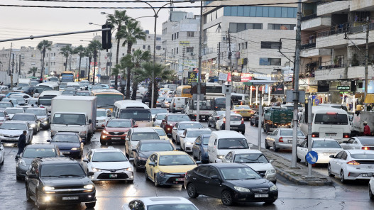 أجواء غائمة وأمطار متفرقة الخميس وانخفاض تدريجي على الحرارة حتى الأحد