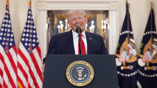 ترامب: إيران طلبت وقف إطلاق النار ولن ننهي الحرب قبل فتح مضيق هرمز