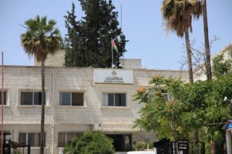 التلهوني يصدر تعليمات لتنظيم المترجمين أمام الكاتب العدل