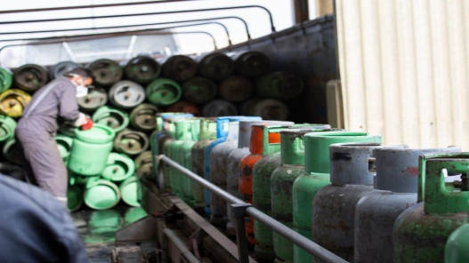 مصفاة البترول الأردنية تؤكد توفر مخزون وافر من الغاز واستقبال شحنات جديدة