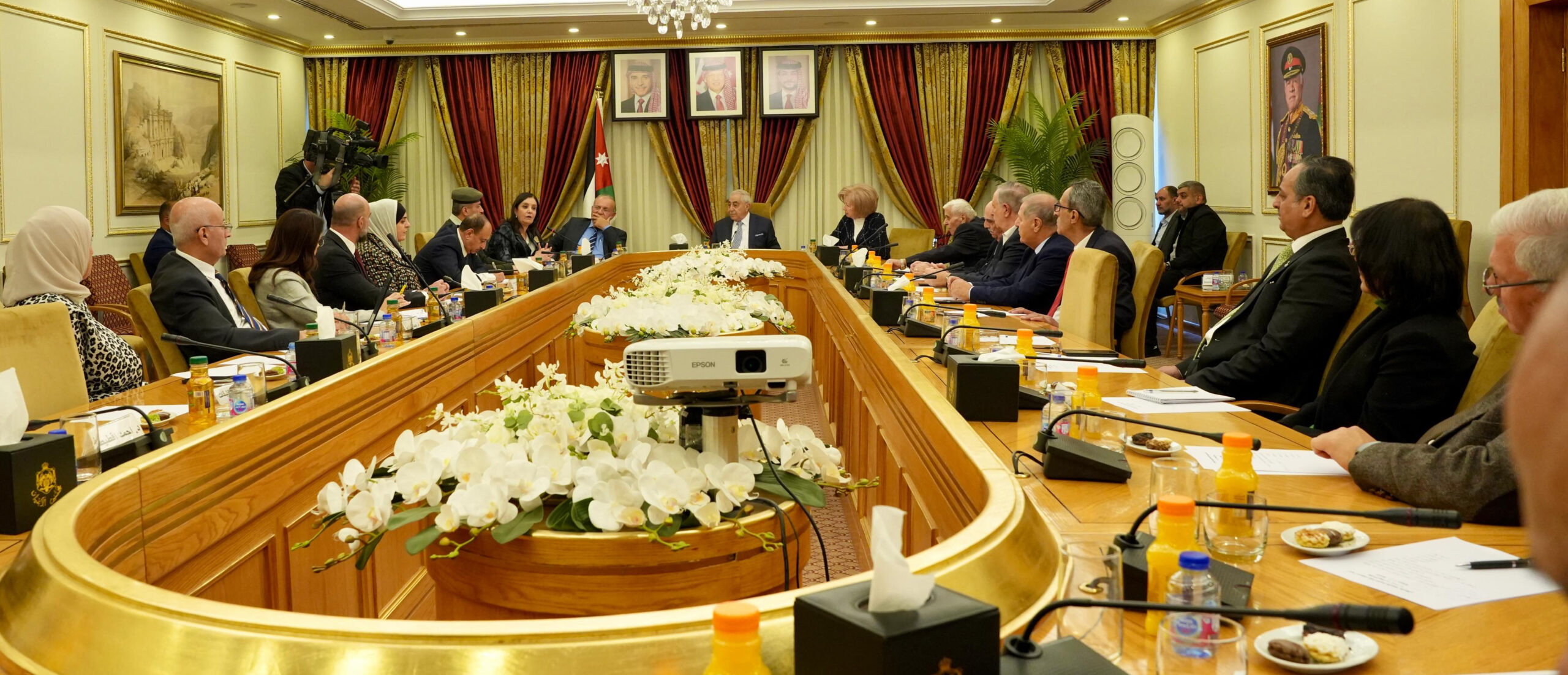 الأعيان يبحثون مبادرة وطنية للحد من المضادات