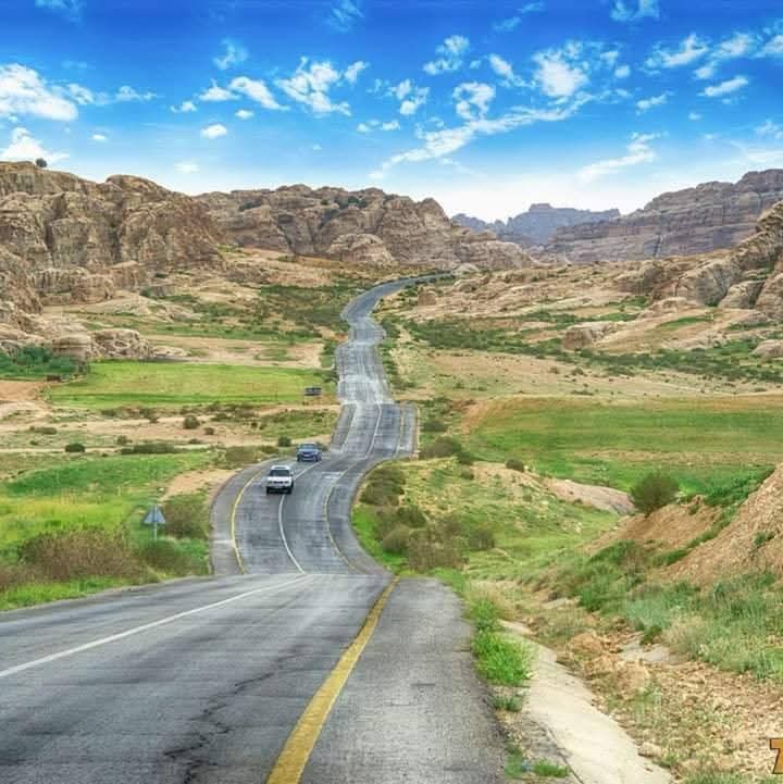 إقبال لافت على منطقة البيضاء في البتراء مع الأجواء الربيعية