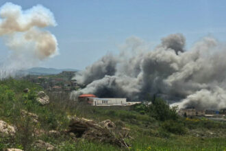 الجيش الإسرائيلي يواصل هدم منازل في بنت جبيل