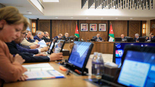 مجلس الوزراء يوافق على تحديثات تشريعية في الاستثمار والنقل