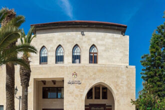 الوزراء يقر تعيينات إدارية جديدة في مؤسسات حكومية