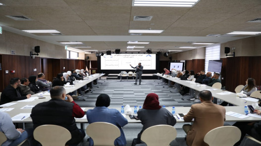 الانتخابات الفلسطينية: تدريب آلاف الطواقم لليوم الانتخابي