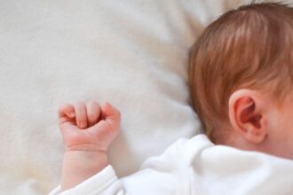 مبارك المولود رشيد خالد عودة وجعله الله قرة عينٍ لوالديه