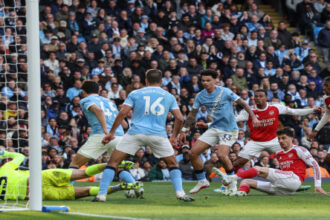 سيتي يهزم أرسنال ويشعل صراع الدوري الإنجليزي