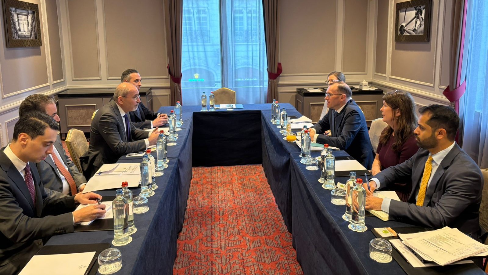 الصفدي يبحث في بروكسل دعم الاقتصاد الفلسطيني