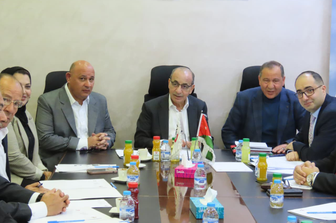 وزير الإدارة المحلية يلتقي لجان جرش وعجلون