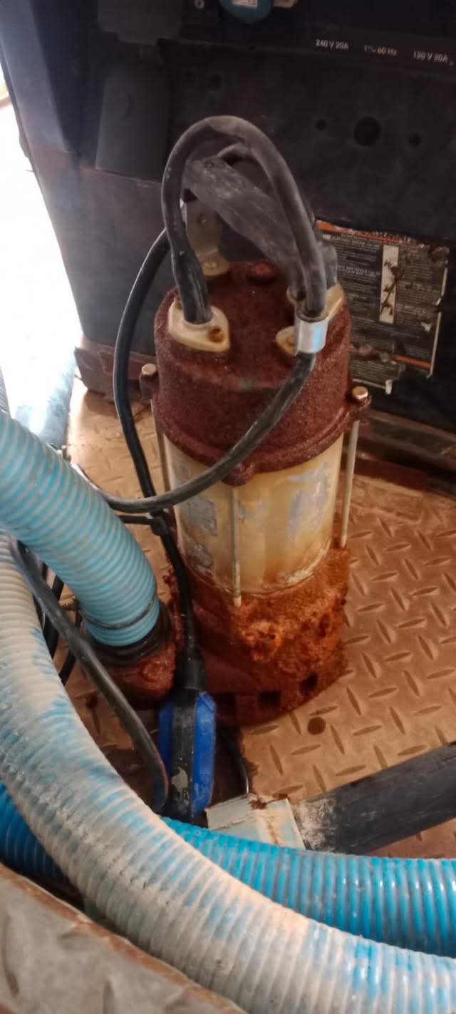 وزارة المياه تنفذ حملة لإزالة التعديات على خطوط المياه في وادي السير وأبو نصير