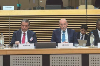 الصفدي يدعو لوقف الإجراءات الإسرائيلية وتقوية حل الدولتين