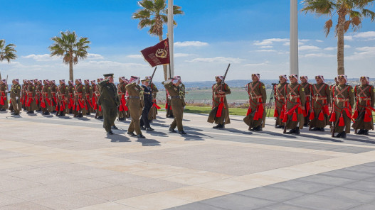 الحنيطي يبحث التعاون العسكري مع رئيس أركان إسبانيا