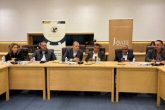 صناعة الأردن وجمعية مصدّري الألبسة تبحثان تعزيز الامتثال والتنافسية