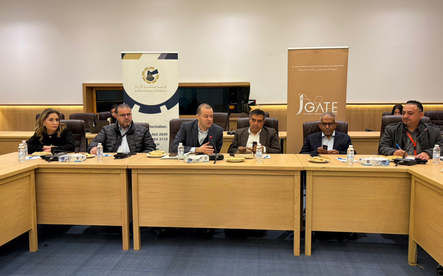 صناعة الأردن وجمعية مصدّري الألبسة تبحثان تعزيز الامتثال والتنافسية