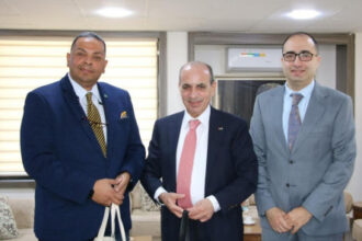 وزير يبحث تمويل المناخ ودعم مشاريع البلديات