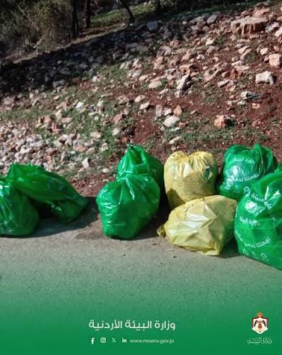 وزير البيئة يرعى حملة نظافة في غابات دبين