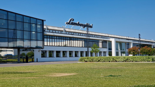 لامبورغيني: توقف مبيعاتنا بالشرق الأوسط بسبب الصراع