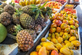 2910 أطنان خضار و638 طناً من الفواكه تصل سوق الجملة المركزي