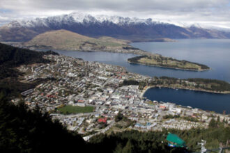 إجلاء آلاف السكان في نيوزيلندا مع اقتراب إعصار فايانو