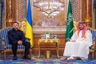 زيلينسكي يبحث مع بن سلمان التعاون الأمني