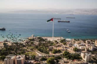 تعزيز التعاون الاقتصادي بين العقبة والبحر الأحمر