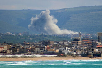 6 شهداء وغارات إسرائيلية مكثفة تستهدف بلدات عدة في جنوب لبنان