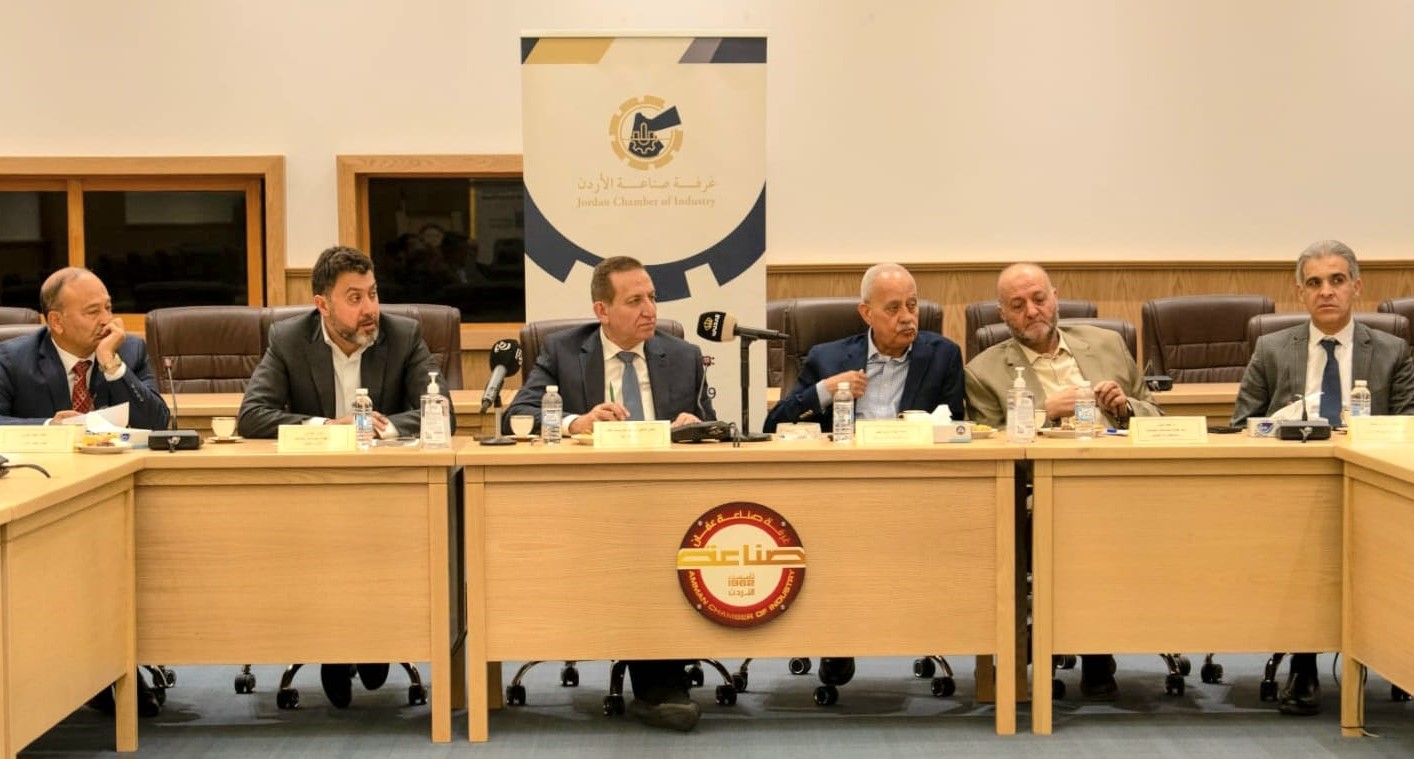 الزراعة تبحث تحديات الصناعة الأردنية