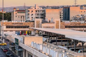 الخرابشة يطلع على واقع النقل في إربد