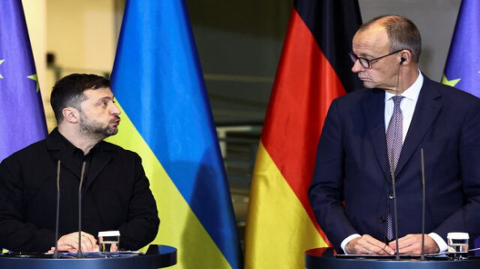 صورة حول : المستشار الألماني يستضيف الرئيس الأوكراني في برلين لمشاورات رسمية المستشار الألماني يستضيف الرئيس الأوكراني في برلين لمشاورات رسمية