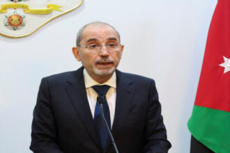 الصفدي يبحث مع نظيره الصومالي تعزيز العلاقات الثنائية