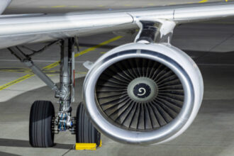 رحلة تجارية تعيد الربط الجوي بين أميركا وفنزويلا