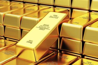 تراجع طفيف في أسعار الذهب مع استعادة الدولار قوته