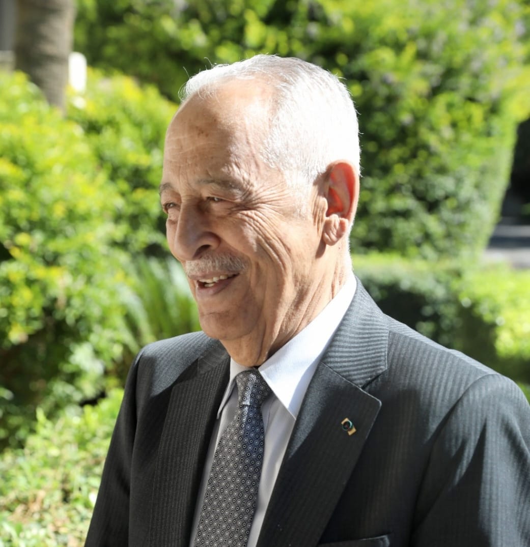 رائد أبو طربوش يكتب: تجربة شخصية مع معالي رئيس الديوان الملكي يوسف العيسوي… شكر وامتنان