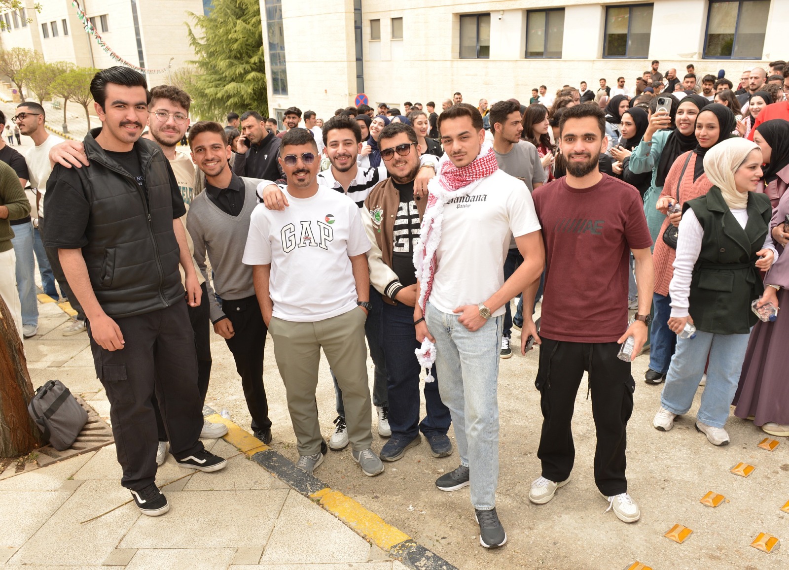 عمّان الأهلية تحتفل بيوم العلم الأردني