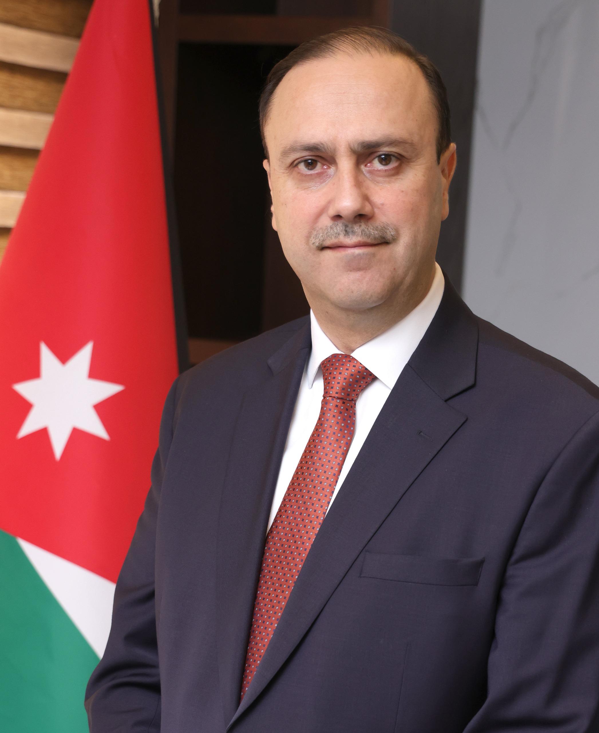 وزير الاتصال الحكومي: العلم الأردني رمز الفخر والولاء للوطن