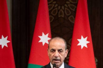 وزير الإدارة المحلية: يوم العلم تجسيد للوحدة والإنجاز وتحسين الخدمات