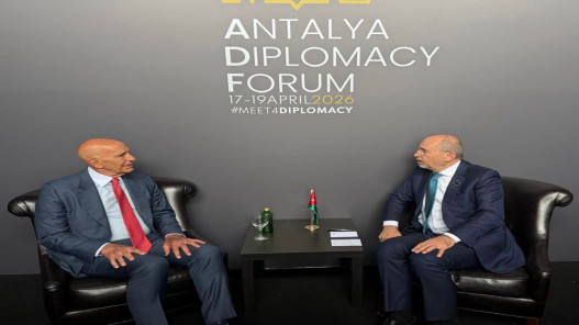 الصفدي يلتقي المبعوث الأميركي إلى سوريا ووزير خارجية بوليفيا في أنطاليا