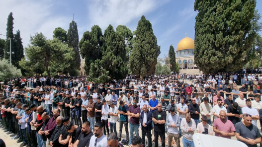 75 ألف مصلٍّ يؤدون صلاة الجمعة في المسجد الأقصى