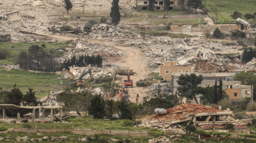 تحذيرات إسرائيلية لسكان جنوب لبنان رغم سريان وقف إطلاق النار