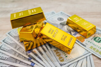 ارتفاع أسعار الذهب عالمياً مع استقرار الدولار