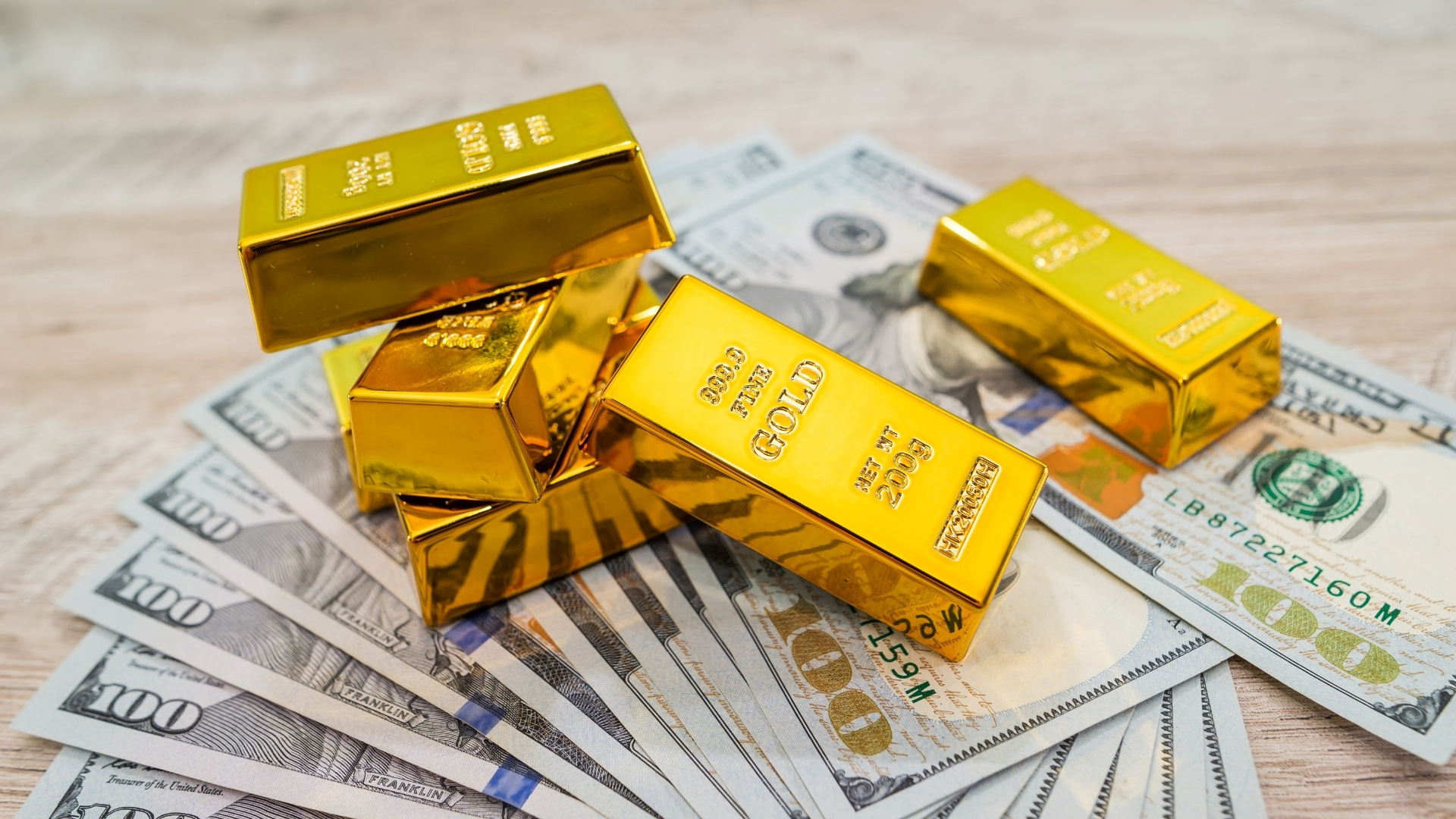 ارتفاع أسعار الذهب عالمياً مع استقرار الدولار