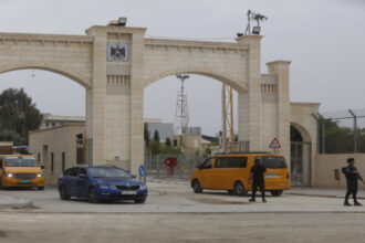 19 ألف مسافر عبر معبر الكرامة وتوقيف 35 مطلوباً خلال أسبوع