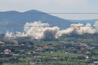 استشهاد 4 أشخاص بغارتين إسرائيليتين على جنوب لبنان رغم وقف إطلاق النار