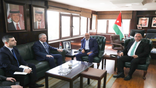 أبو السعود وسفير أذربيجان يبحثان حلول التحديات المائية والمناخية