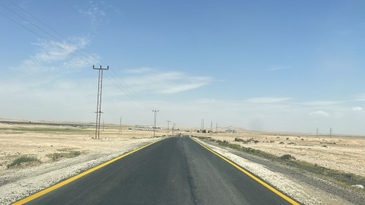 الأشغال تنجز صيانة وتوسعة جزء من طريق أم الرصاص قبل موعده