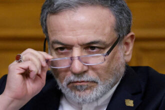 عراقجي: سلامة الملاحة في مضيق هرمز قضية عالمية مهمة