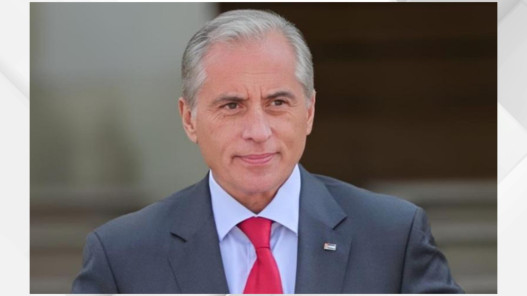 رئيس الوزراء يهنئ علي الزيدي بتكليفه رئاسة الحكومة العراقية