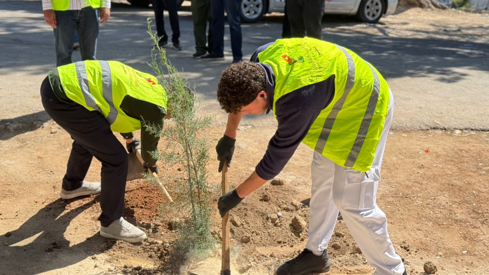 هيئة شباب كلنا الأردن تطلق أنشطة تطوعية لتعزيز النظافة وحماية البيئة في متنزه الاستقلال