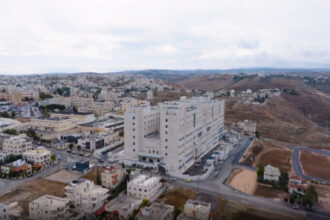 مستشفى الأميرة بسمة يعزز كوادره بـ456 موظفًا منذ افتتاحه الجديد في إربد